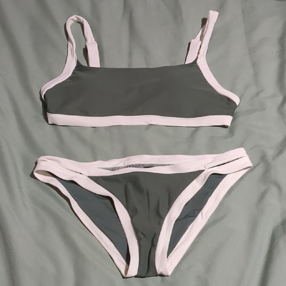 NWT Aerie Sage & White M Contrast trim Bikini Set